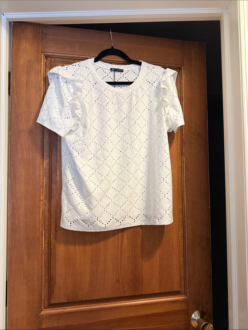 Zara White Eyelet Ruffle Sleeve Tee